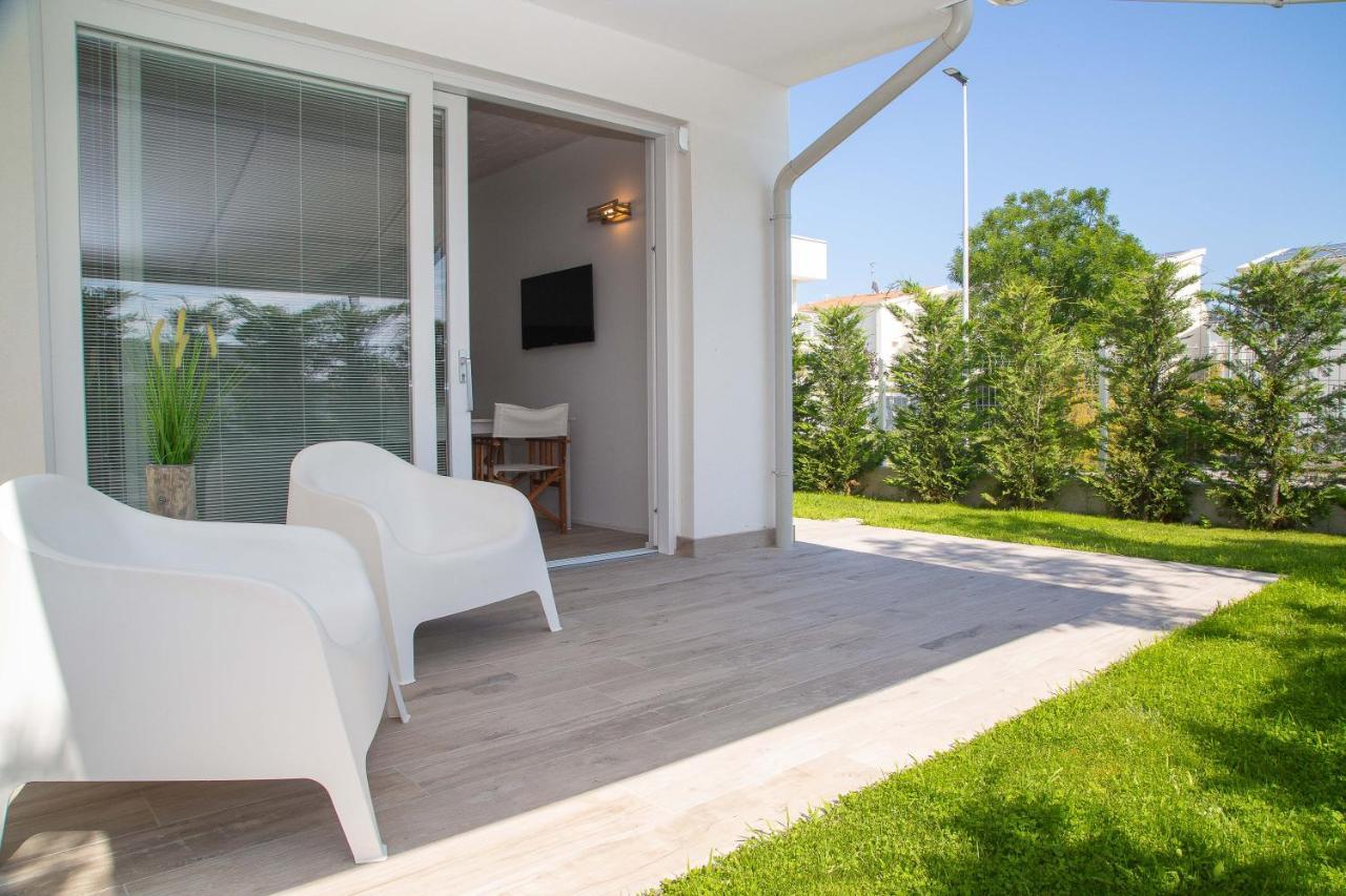 Marina Ponente Aparthotel Lido di Jesolo Exterior foto